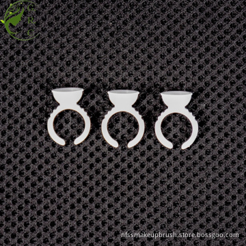 Glue ring for eyelash extensions